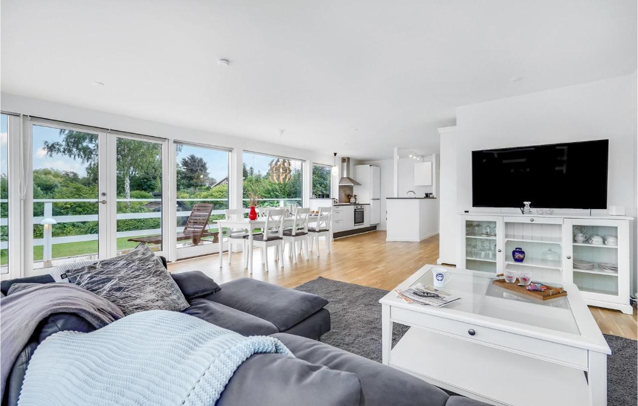 2 Bedroom Stunning Home In Stroby Екстер'єр фото